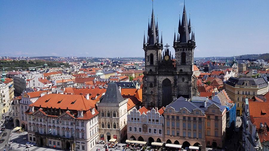 Celodenní prohlídka Prahy s obědem a projížďkou na loďce