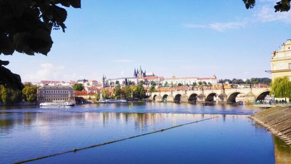 Procházka Starým Měste s projíďkou na loďce, Guide Prague
