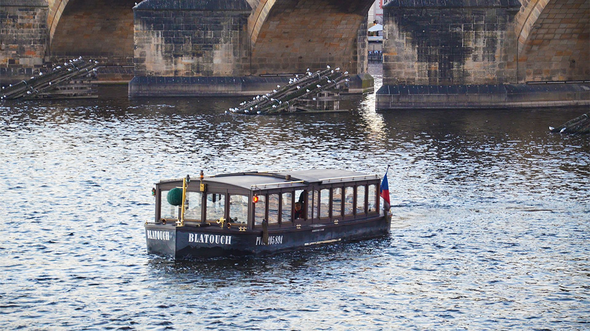 Prohlídka Starého Města s loďkou, loďka, Guide Prague