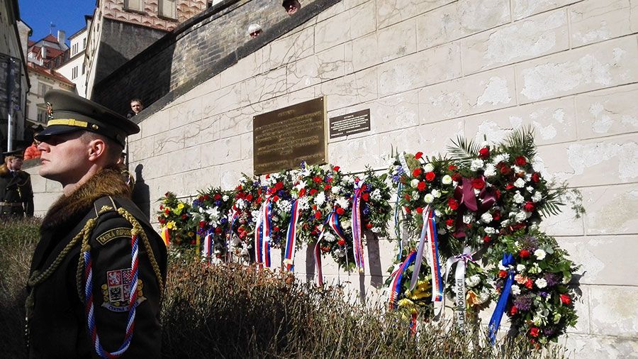 Výročí komunistického puče, túra nacismus a komunismus, Guide Prague