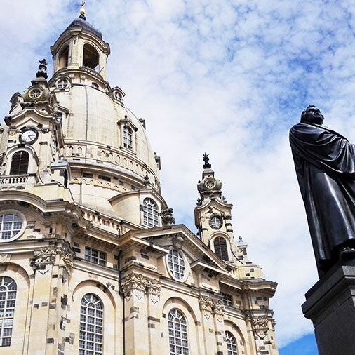 socha Martina Luthera a kostel Frauenkirche v Drážďanech, Guide Prague
